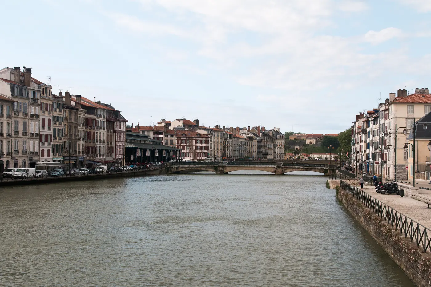Les quais de la Nive et les maisons à colombages de Bayonne