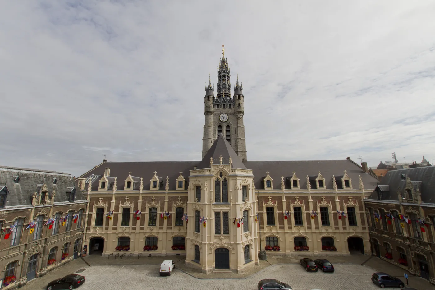 L'hôtel de ville et le beffroi de Douai, classé au patrimoine mondial
